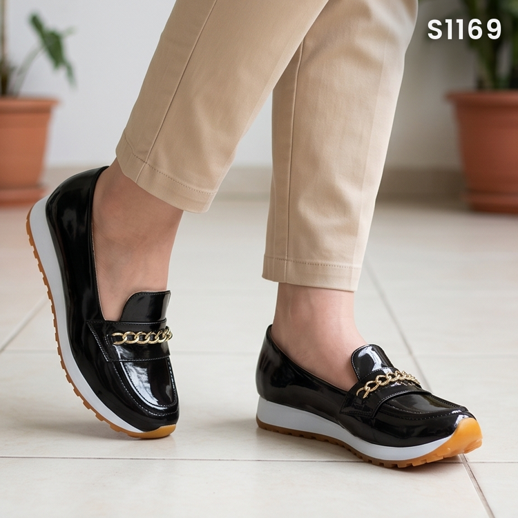 Mocasines de Charol con Cadena — Modelo Nicole