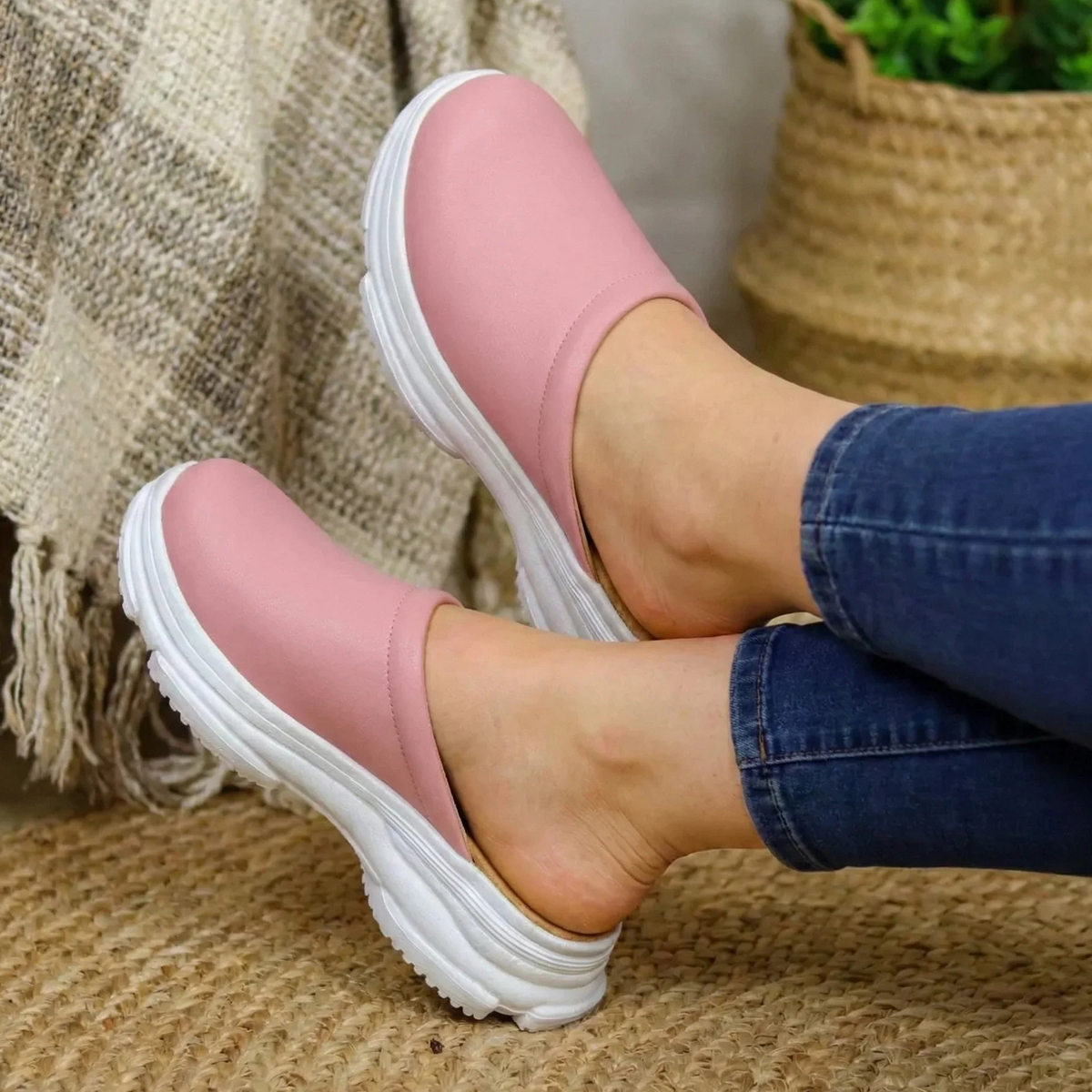 Mules de Neopreno con Suela Gruesa — Modelo Oriana