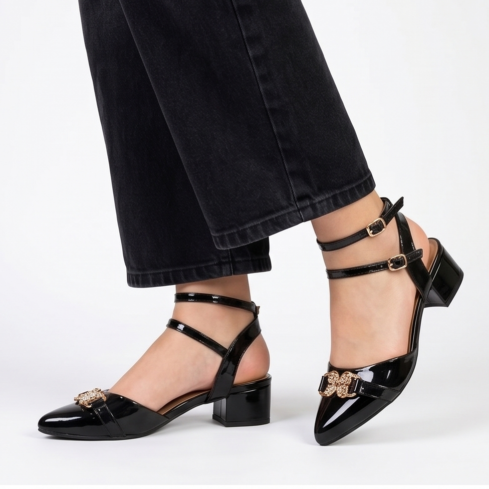 Zapatos de Charol con Correas Cruzadas — Modelo Rafaela