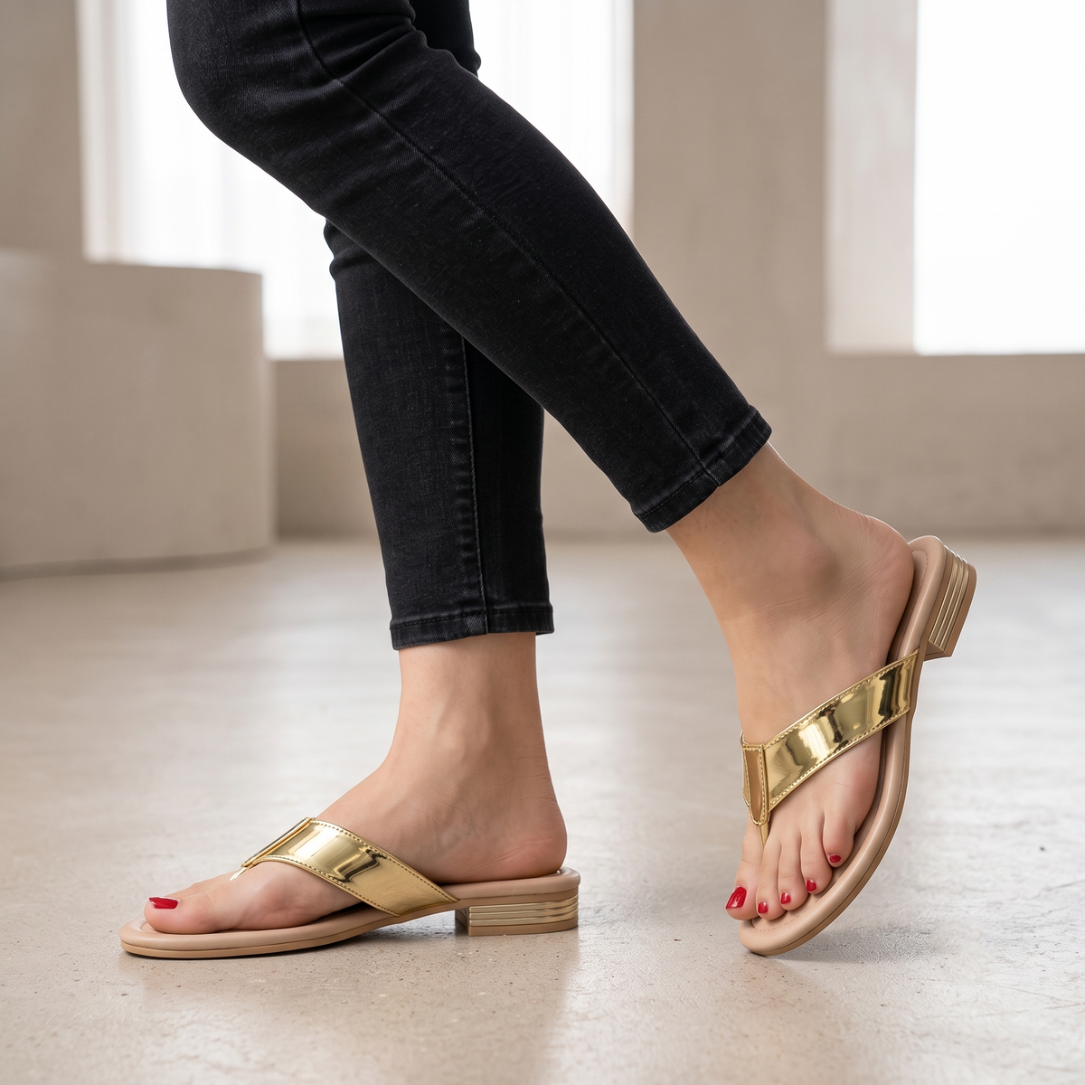 Sandalias de Dedo Metalizadas — Modelo Maya