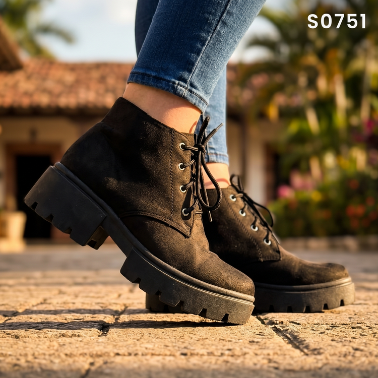 Botines de Gamuza con Suela Tractor — Modelo Maria Jose