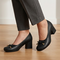 Zapatos con Moño y Dije Metalizado — Modelo Arlet