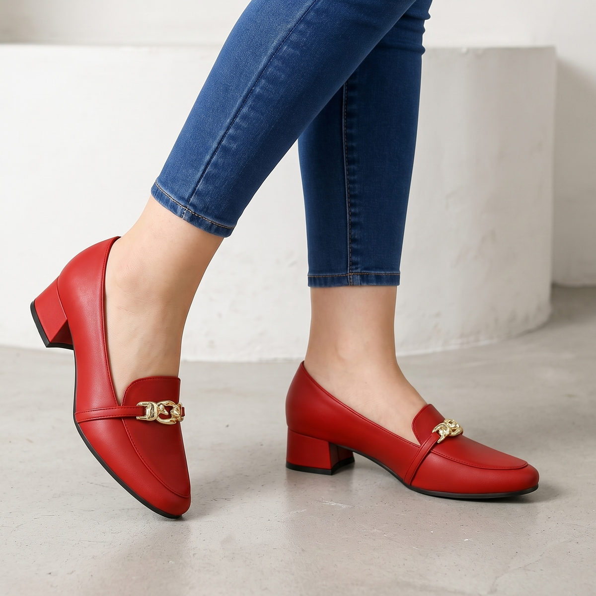 Mocasines de Tacón con Hebilla — Modelo Bahia