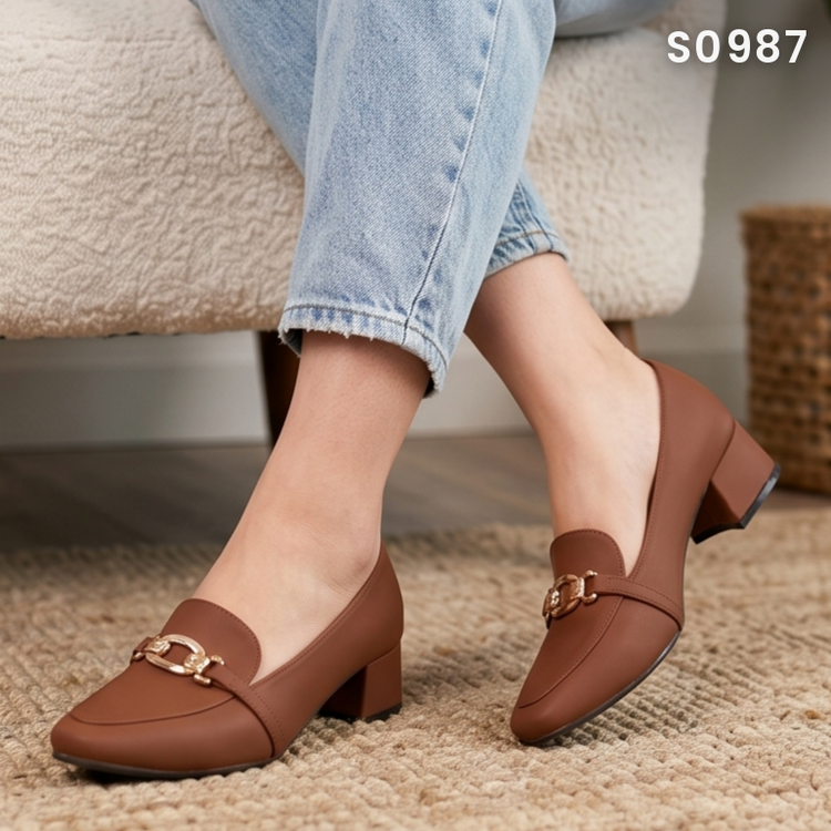 Zapatos de Tacón Bajo con Hebilla — Modelo Nilda
