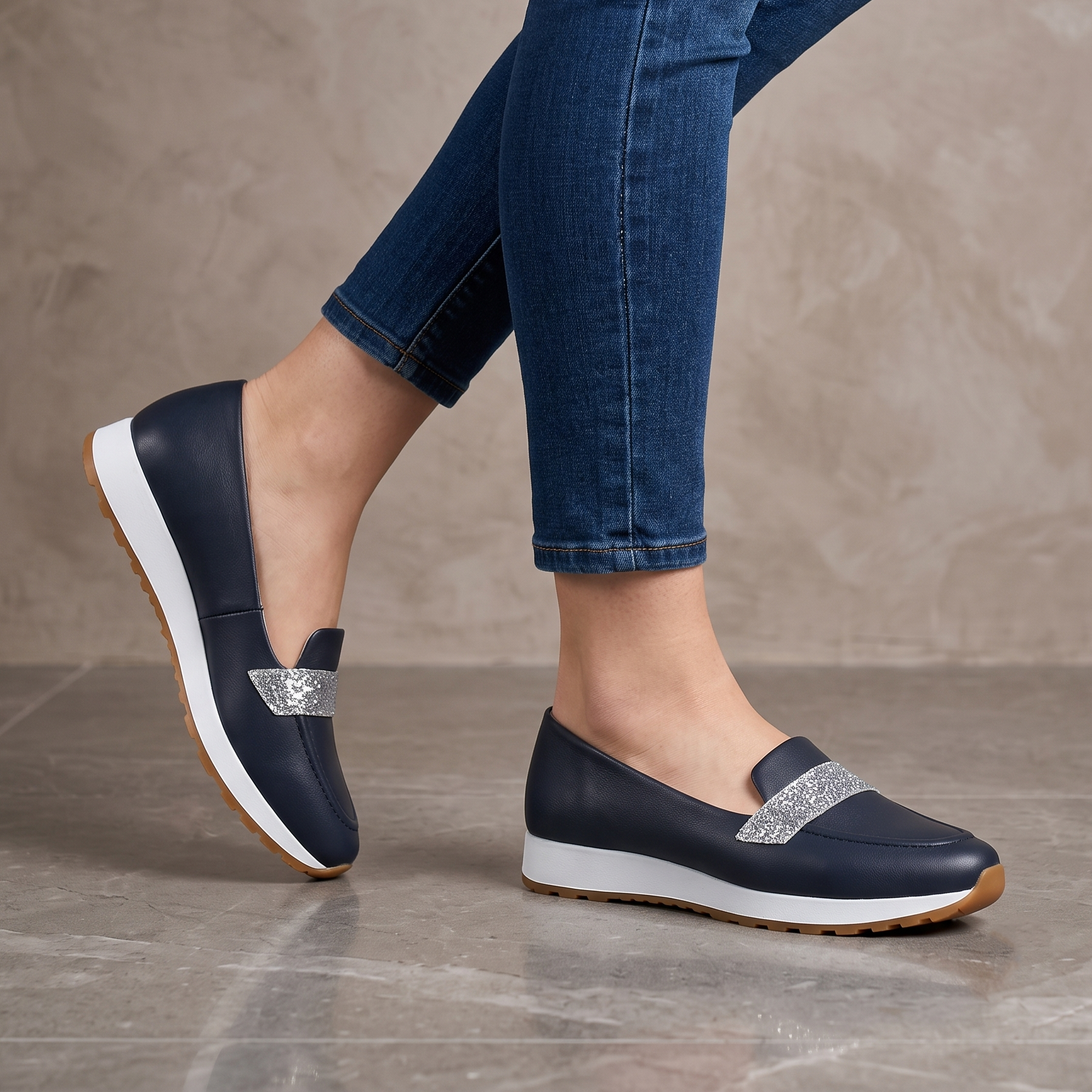 Mocasines con Plataforma y Faja Brillante — Modelo Samantha