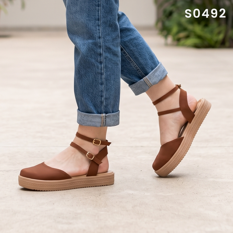 Sandalias de Punta Cerrada con Doble Hebilla — Modelo Luz Marina