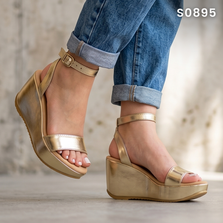 Sandalias de Cuña con Correa Metalizada — Modelo Larissa