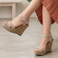Sandalias de Gamuza con Plataforma Trenzada — Modelo Constanza