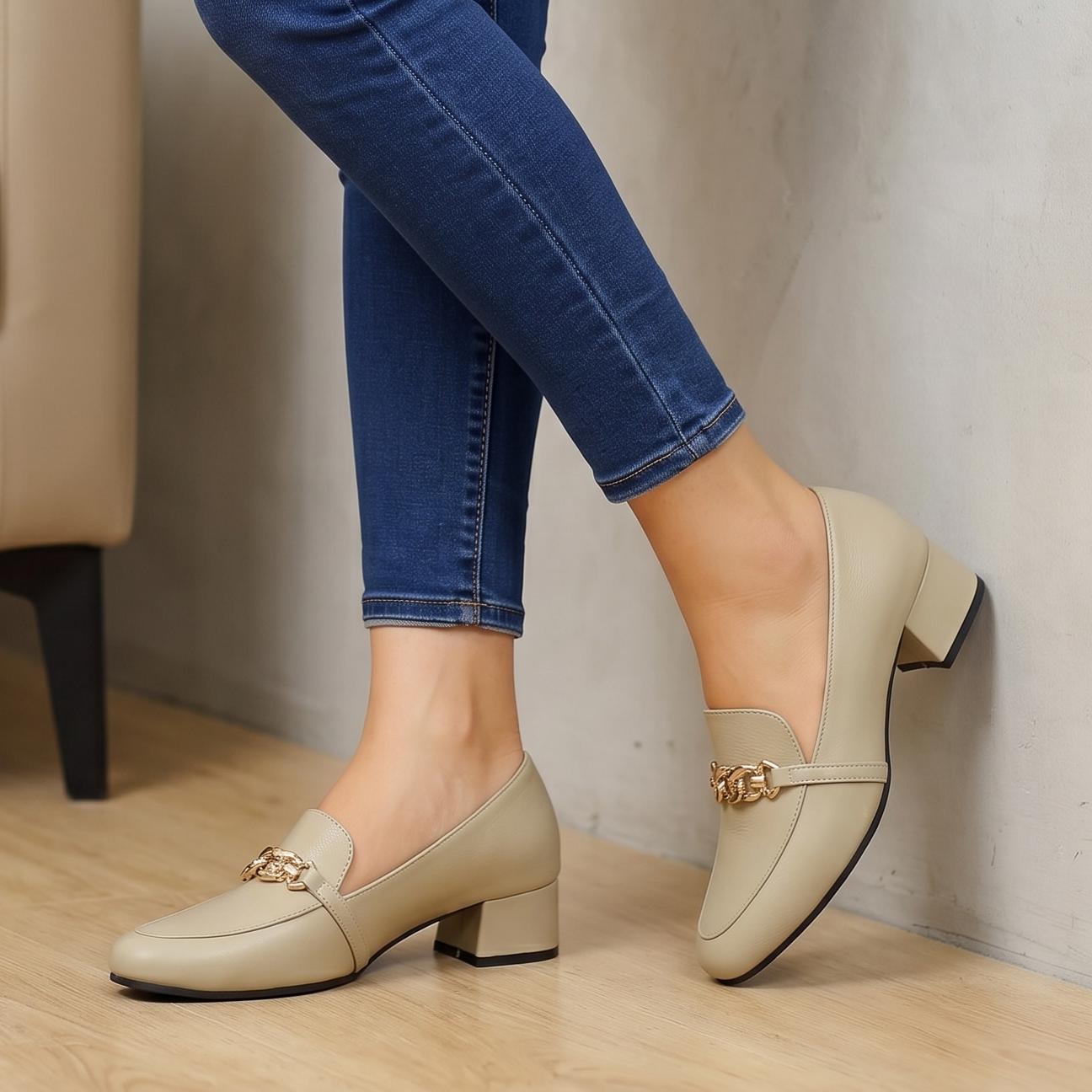 Mocasines de Tacón con Hebilla — Modelo Bahia