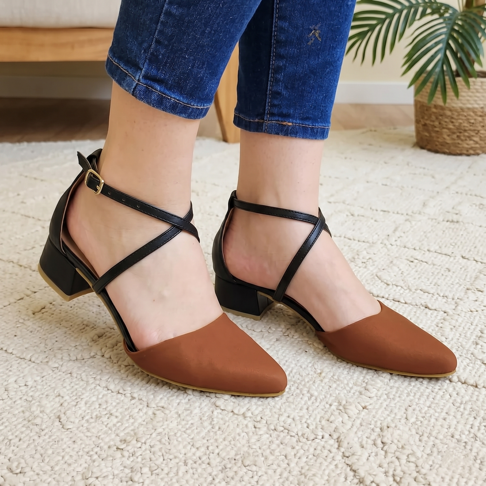Zapatos de Punta Fina con Fajas Cruzadas — Modelo Esmeralda