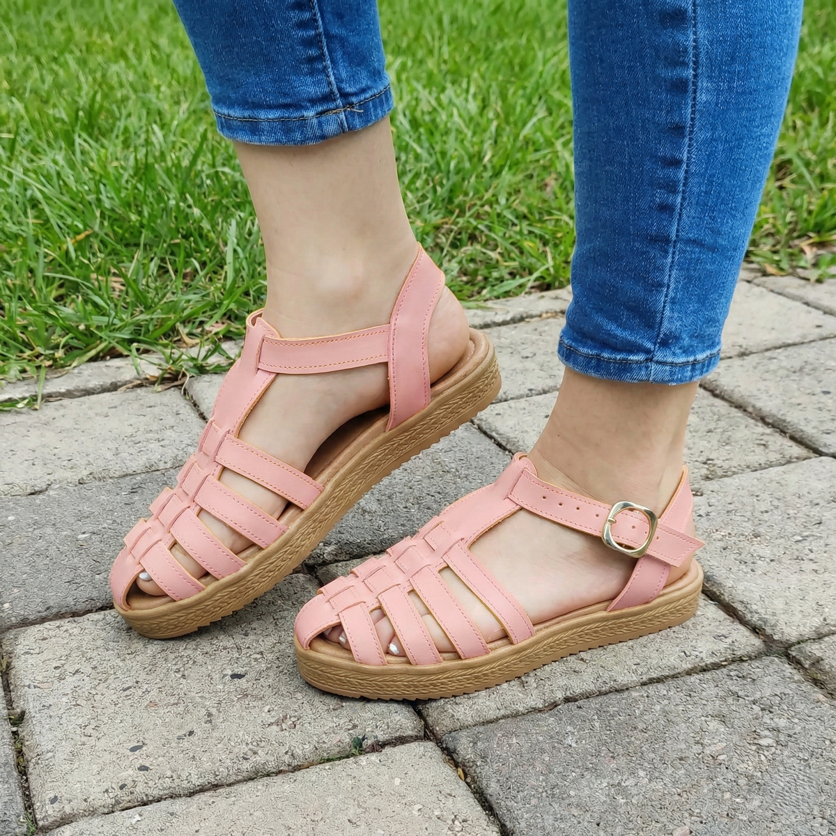 Sandalias Cerradas de Tiras Trenzadas — Modelo Gardenia