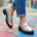 Mocasines Metalizados con Cadena — Modelo Ravena