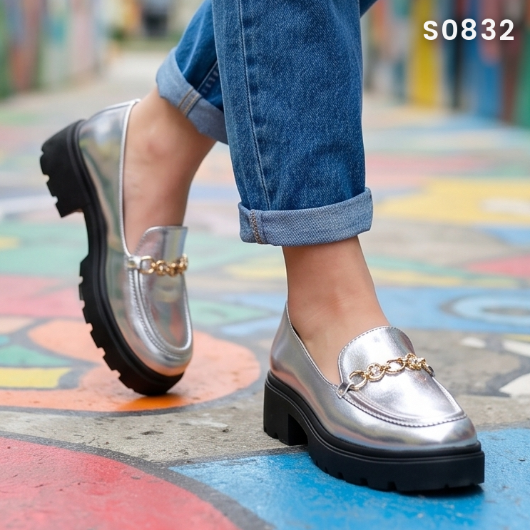 Mocasines Metalizados con Cadena — Modelo Ravena