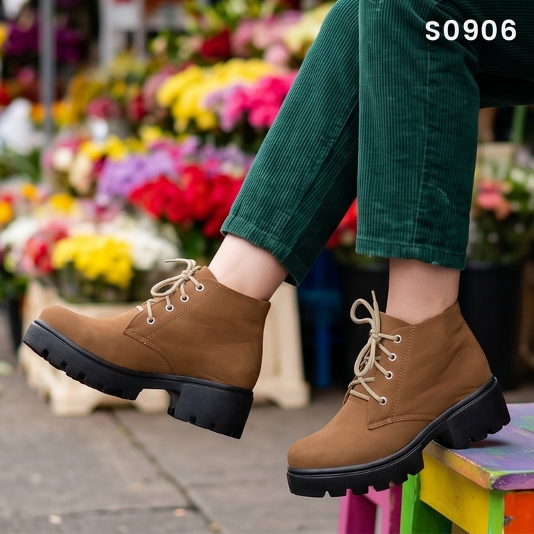 Botines de Gamuza con Cordones — Modelo Barbara