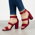 Sandalias de Gamuza con Tres Fajas — Modelo Manuela