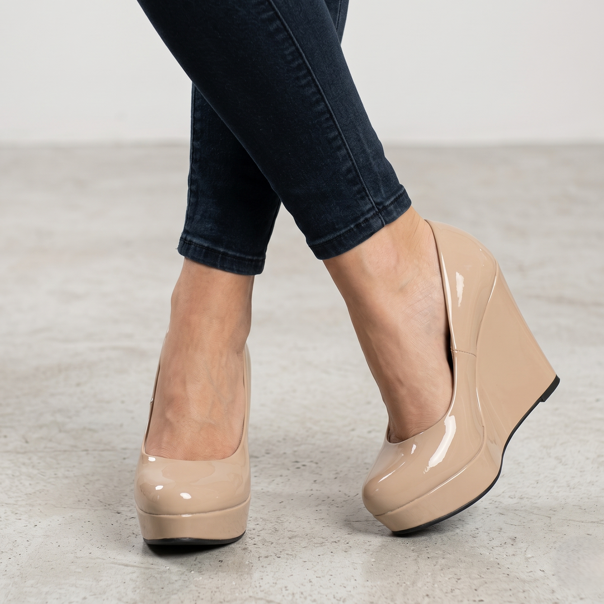 Cuñas de Charol con Plataforma — Modelo Maria Isabel