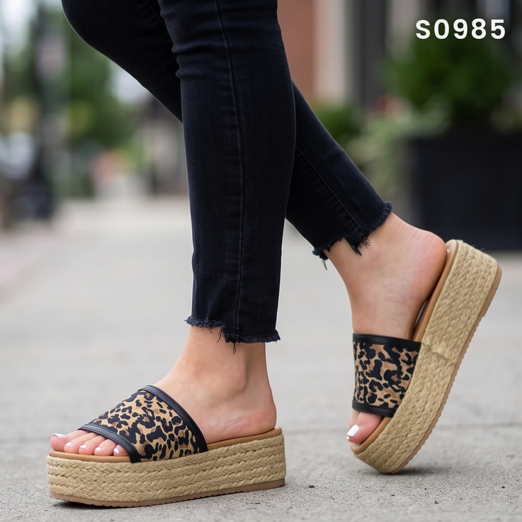Sandalias de Plataforma Estampado Animal — Modelo Priscila