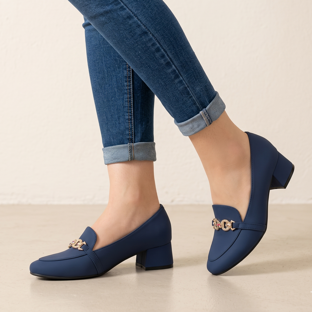 Mocasines de Tacón con Hebilla — Modelo Bahia