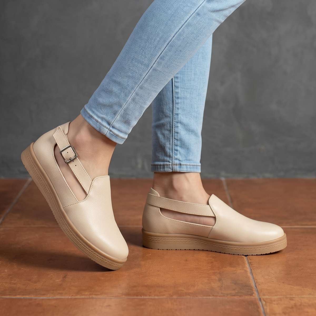 Mocasines con Hebilla y Plataforma — Modelo Keila