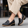 Mocasines de Tacón Grueso con Perforado — Modelo Alba