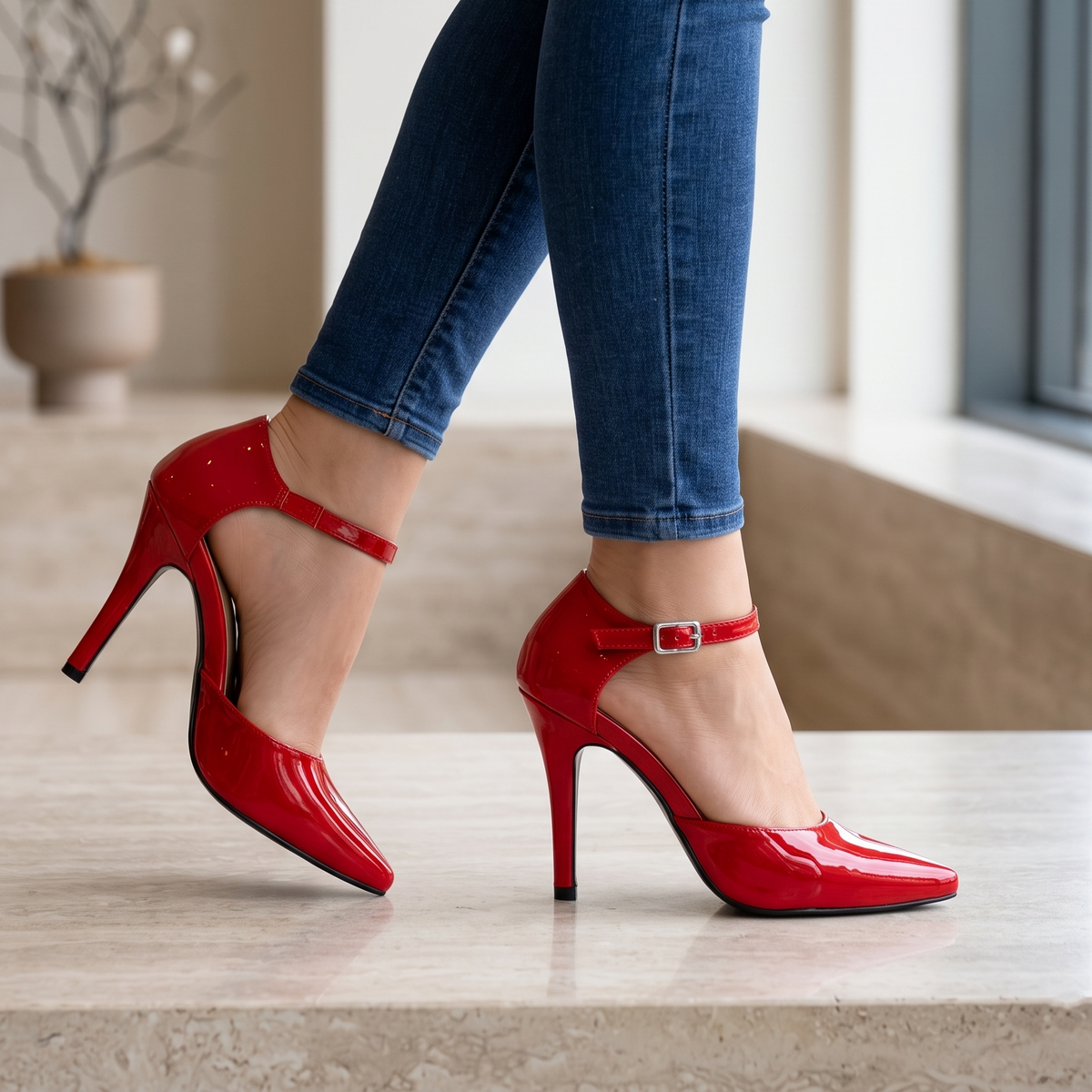 Tacones de Charol con Correa de Tobillo — Modelo Isabela