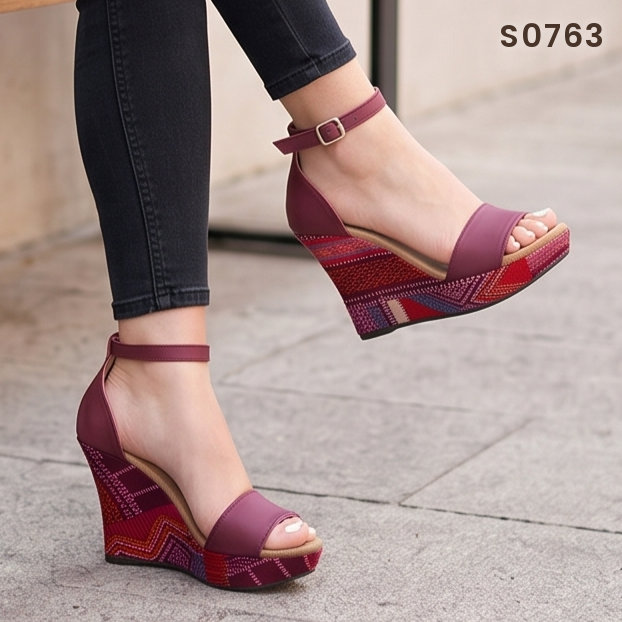 Sandalias de Plataforma con Estampado Etnico — Modelo Graciela
