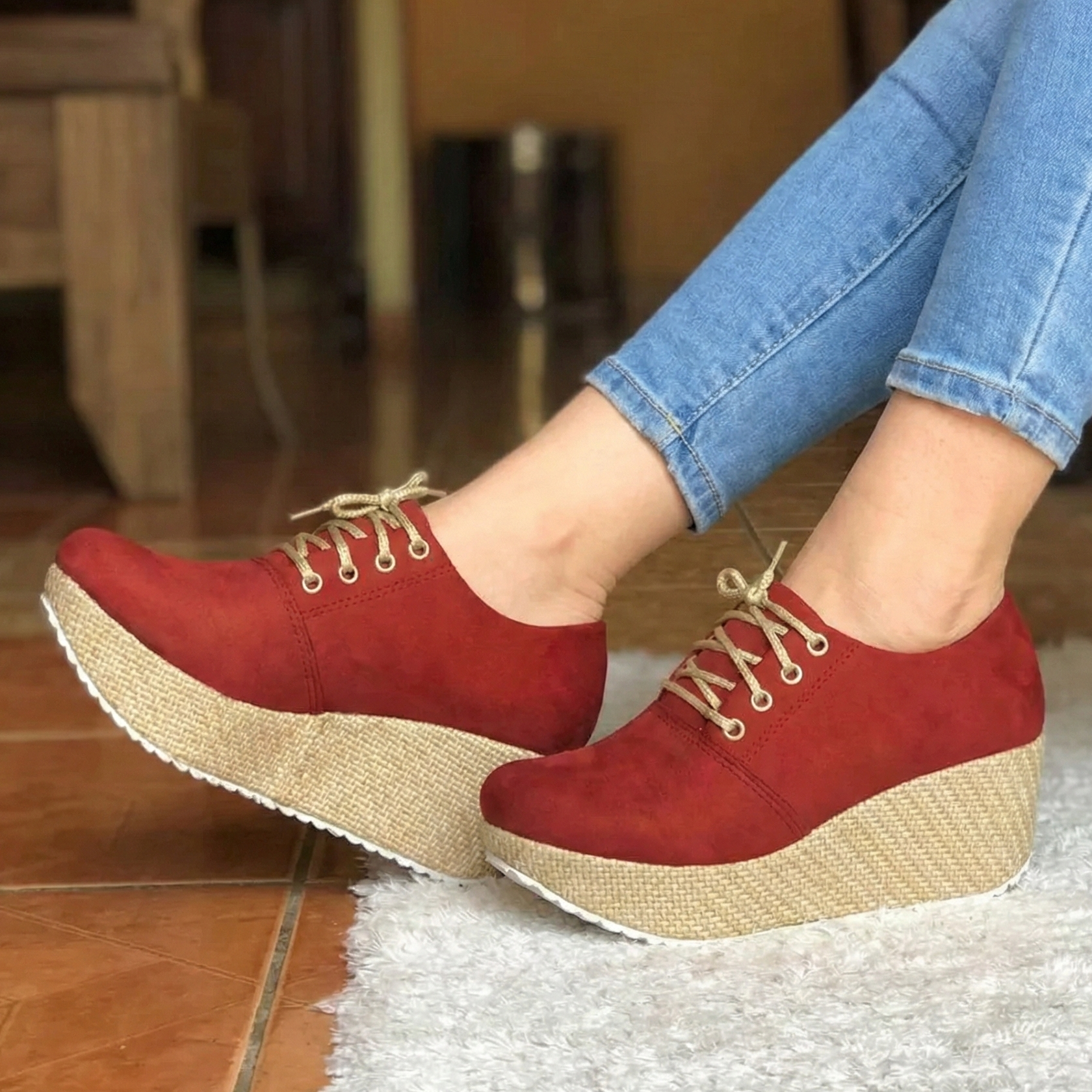 Zapatos de Gamuza con Plataforma Trenzada — Modelo Camelia